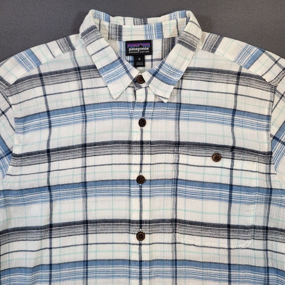 Patagonia AC Shirt Mens Medium Blue White Plaid Slim Fit Cotton Textured 52921